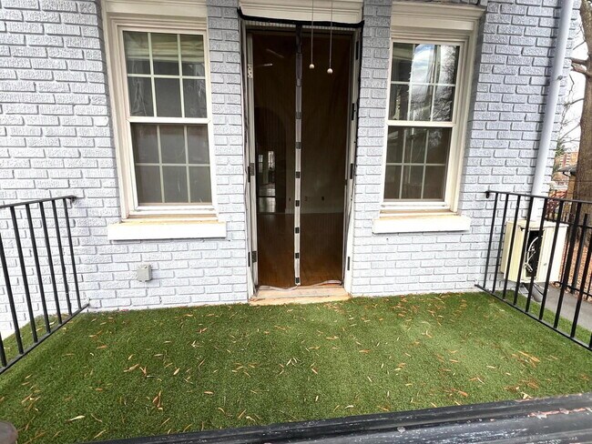 Building Photo - 500 Parkway Dr NE