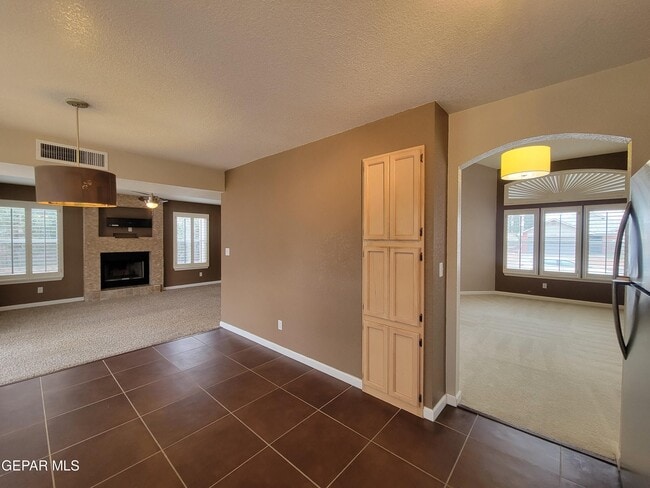 Building Photo - 7225 Tierra Taos Dr