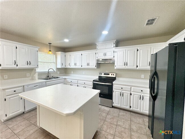 Building Photo - 2062 N Ranch Estates Blvd