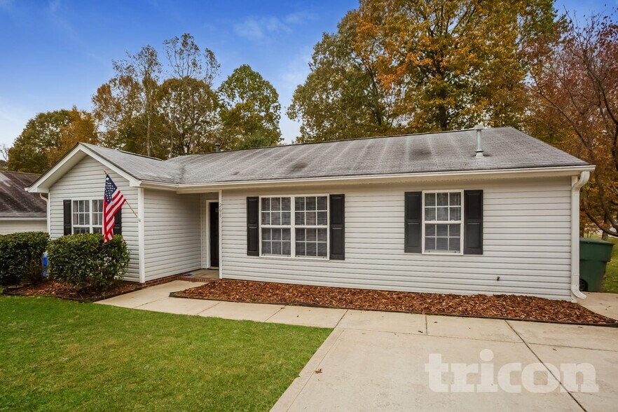 Building Photo - 266 Sweetmartha Dr