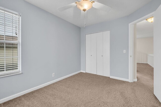 Building Photo - 5904 Colchester Dr