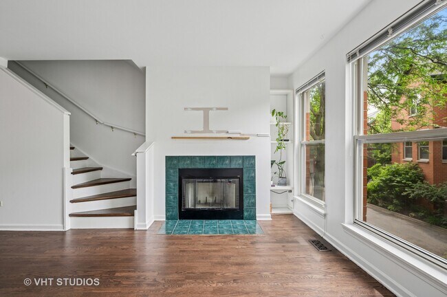 Building Photo - 1487 N Clybourn Ave