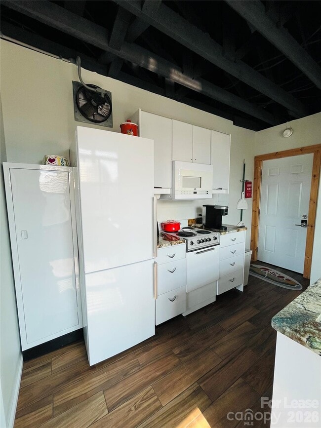 Building Photo - 274 Catawba Ave