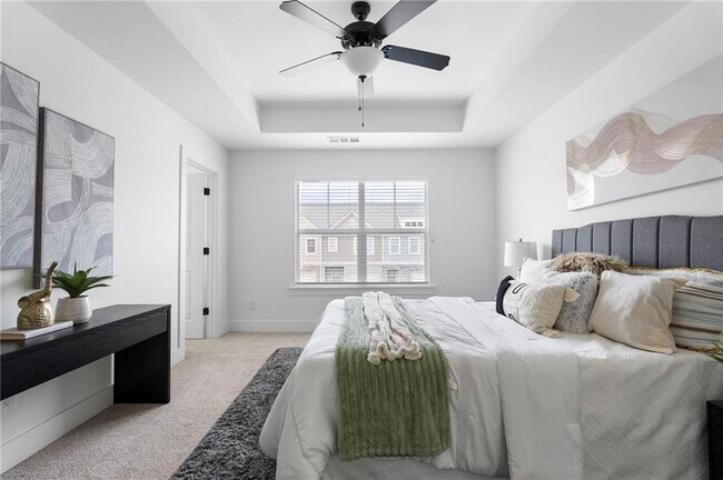 Building Photo - 5873 Greystone Dr