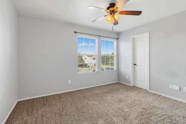 Building Photo - 1412 Prairie Rock