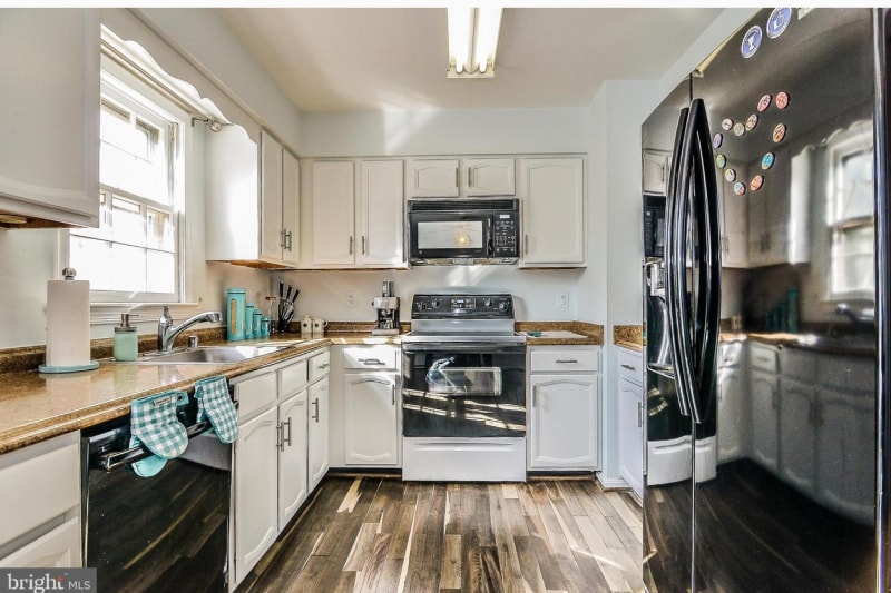 Building Photo - 10307 Colony View Dr