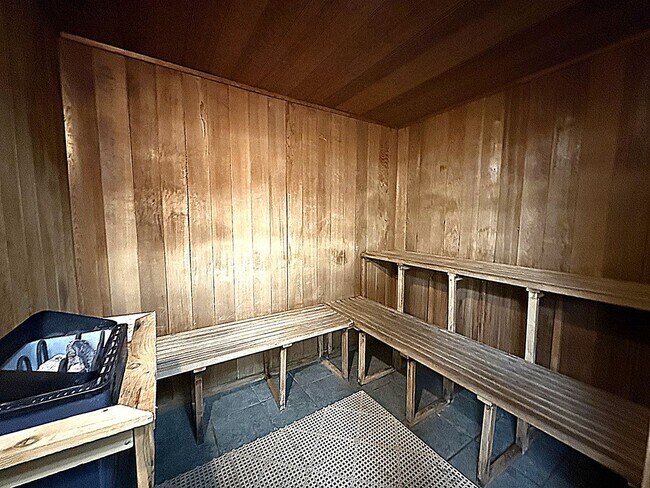 Building Photo - Beachside studio condo Coming Soon!