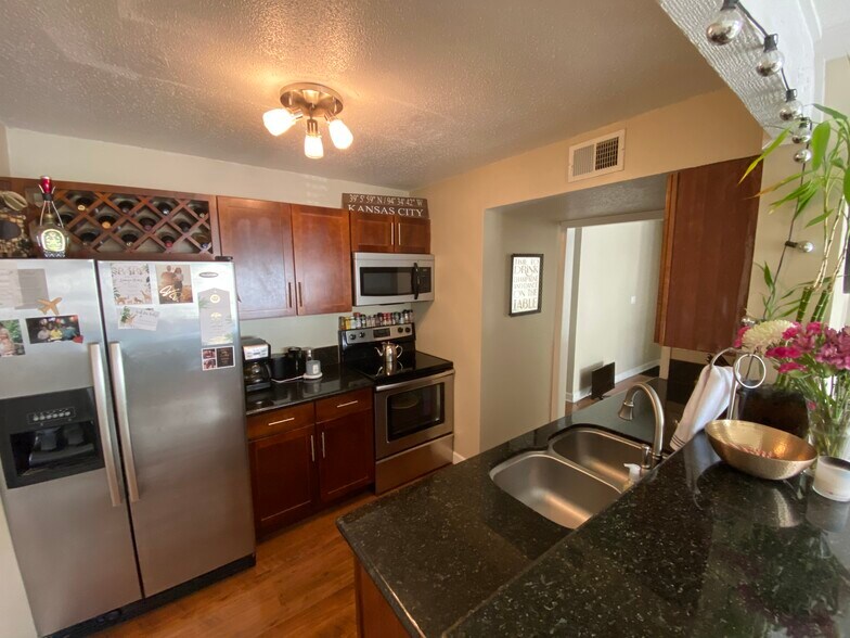 Building Photo - 4727 Jarboe St