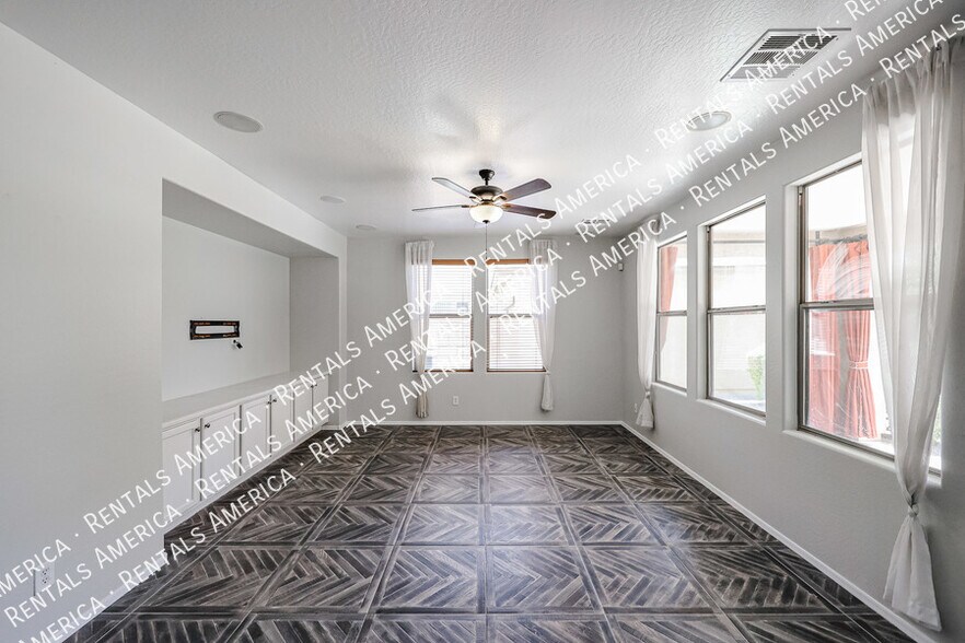 Building Photo - 3267 E Milky Way