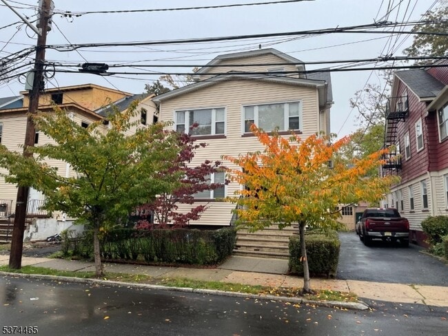 Primary Photo - 74 Monticello Ave