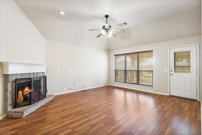 Building Photo - 908 Rimrock Trail
