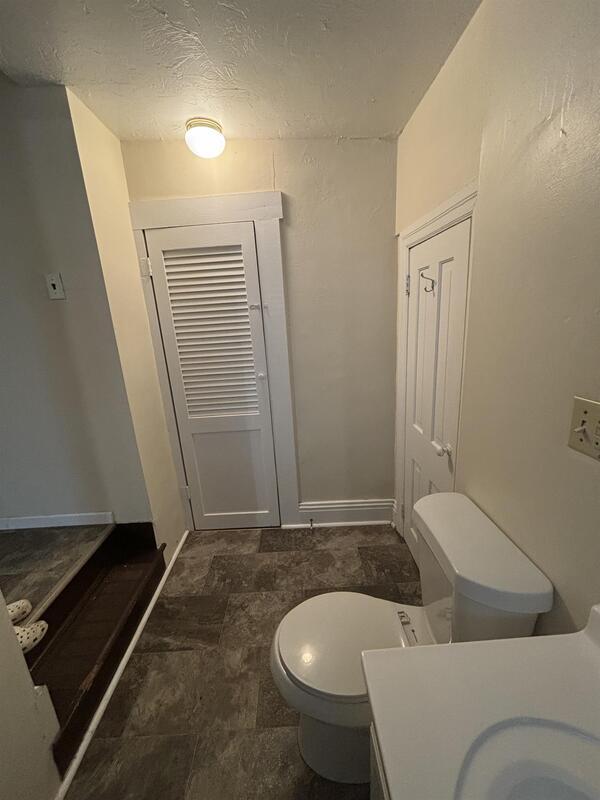 Building Photo - 1625 Washington St