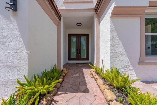 Building Photo - 15699 SW 54th Ct