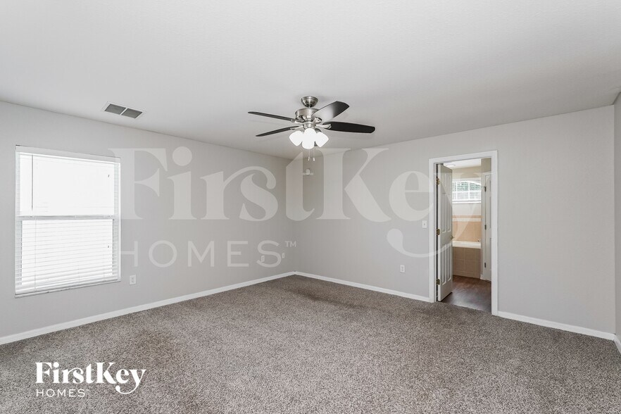 Building Photo - 5340 Song Sparrow Ct