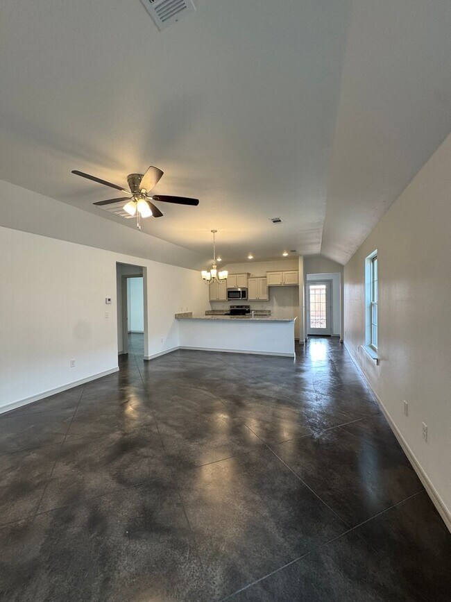 Building Photo - Located in the Glendale Area!!! New Build ...