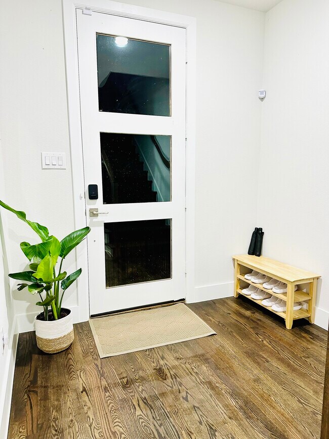 Building Photo - 512 Secretariat Dr