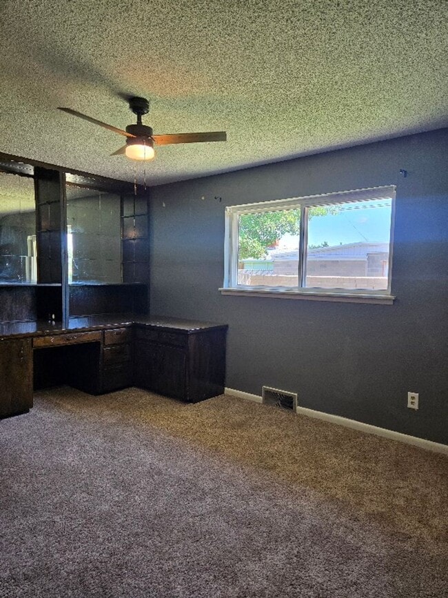Building Photo - 1324 Stratford Ln
