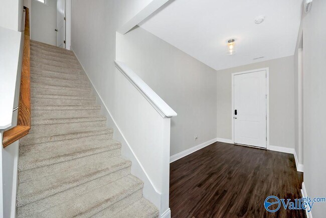 Building Photo - 141 Slade Thomas Dr