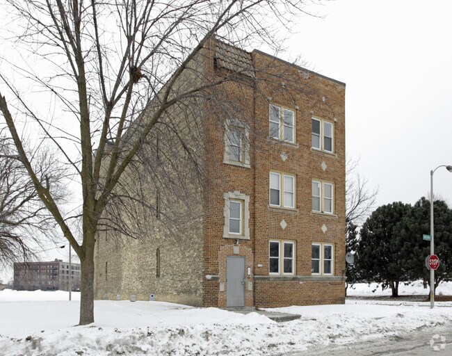 Building Photo - 1902 W Brown St