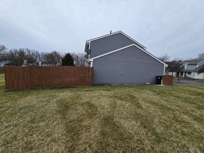 Building Photo - 3316 Huntington Ln