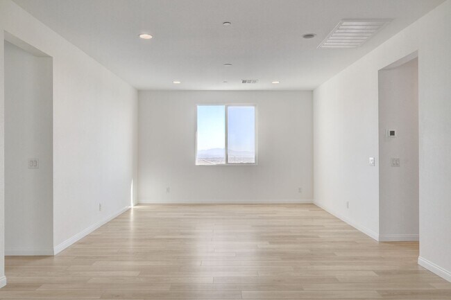 Building Photo - 10276 Thurso Ave