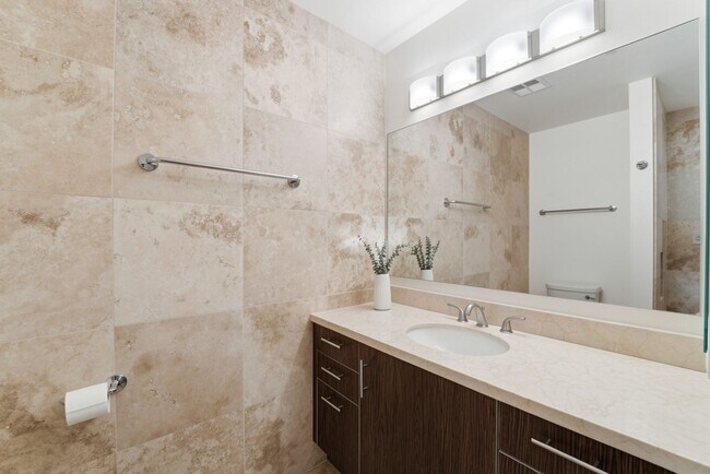 Building Photo - Luxury Corner Unit with Panoramic Mountain Views at Optima Camelview!