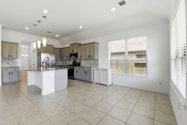Building Photo - 1618 Rosedale Dr