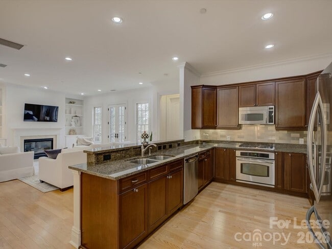 Building Photo - 3278 Park Rd