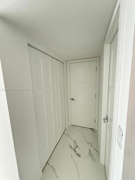 Building Photo - 16850 S Glades Dr