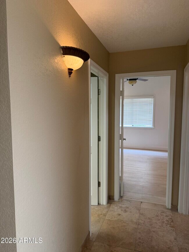 Building Photo - 8377 E Thoroughbred Trail
