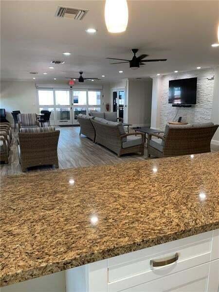 Building Photo - 401 Briny Ave