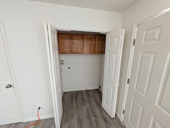 Building Photo - 164 W 200 S