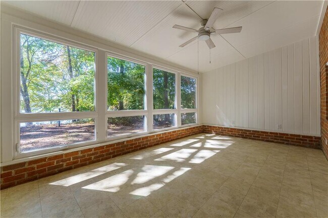 Building Photo - 5580 Williams Shores Dr