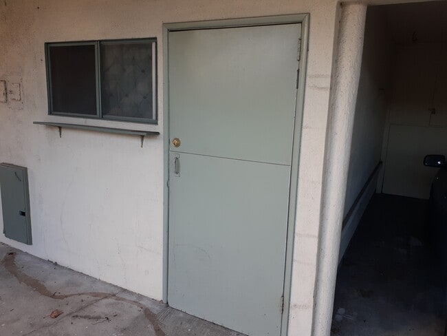 storage room also for rent - 1514 Penmar Ave