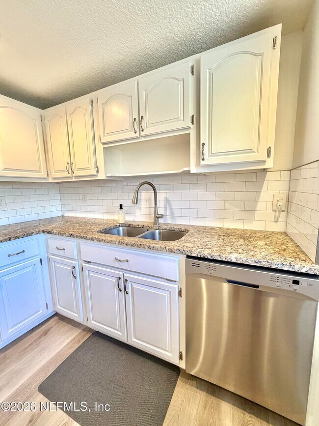 Building Photo - 8264 Devoe St