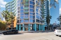Building Photo - MOVE IN SPECIAL- Beautiful Newly Renovated 2/2 Condo at The Waverly on Lake Eola in Downtown Orlando