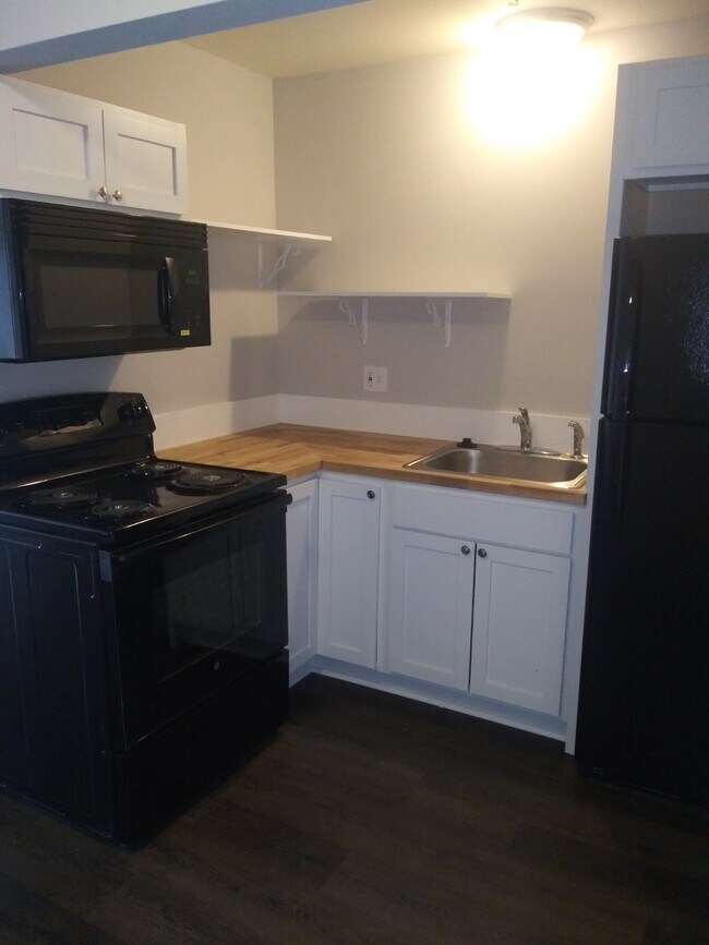 Building Photo - 249 Chestnut St