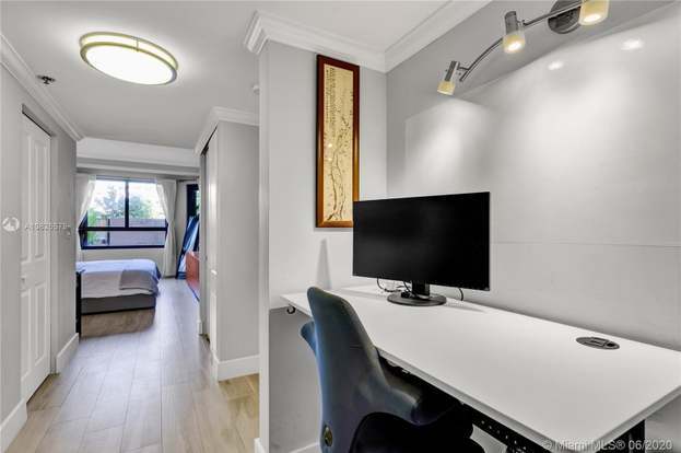 Building Photo - 251 Crandon Blvd