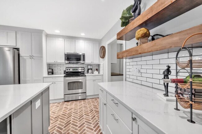 Building Photo - 254 Beaten Path Rd