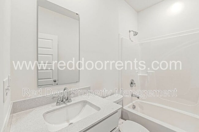 Building Photo - 2956 Grand Rdg Dr