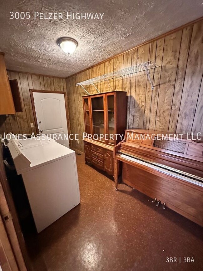 Building Photo - 3005 Pelzer Hwy