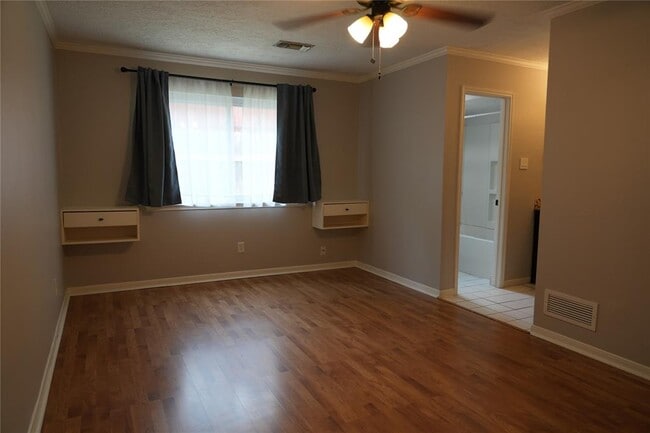 Building Photo - 17115 Kings Walk Ln
