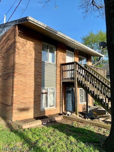 Building Photo - 2047 20th St SW