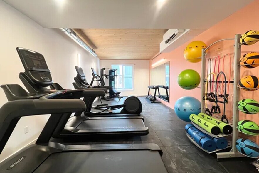 Building Photo - 154 Broadway-SI FL2-ID1107