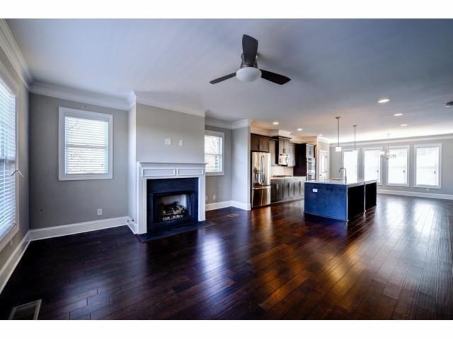 Building Photo - 1295 Linden Ct