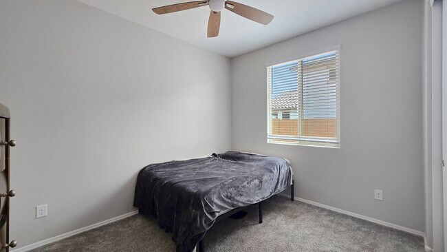 Building Photo - 18572 W Cottontail Ln