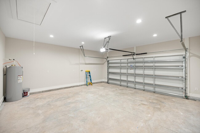 Building Photo - 109 Spruce St