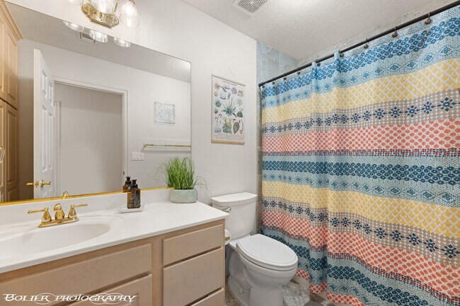 Building Photo - 887 Ironwood Dr