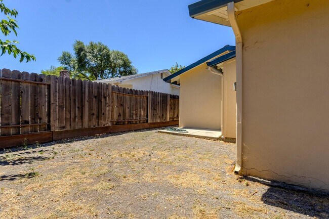 Building Photo - 6522 Maywood Ln