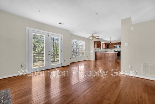 Building Photo - 5602 Grouper Ct